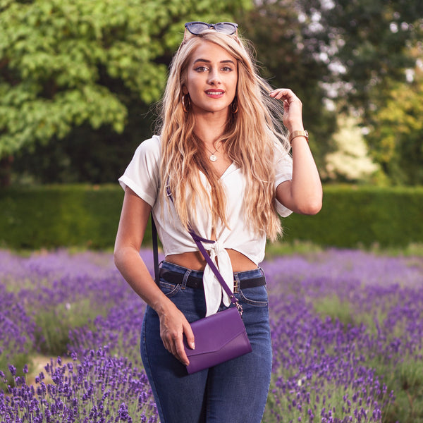 5 Ways To Style Your Leather Clutch Bag: Formal Vs Casual