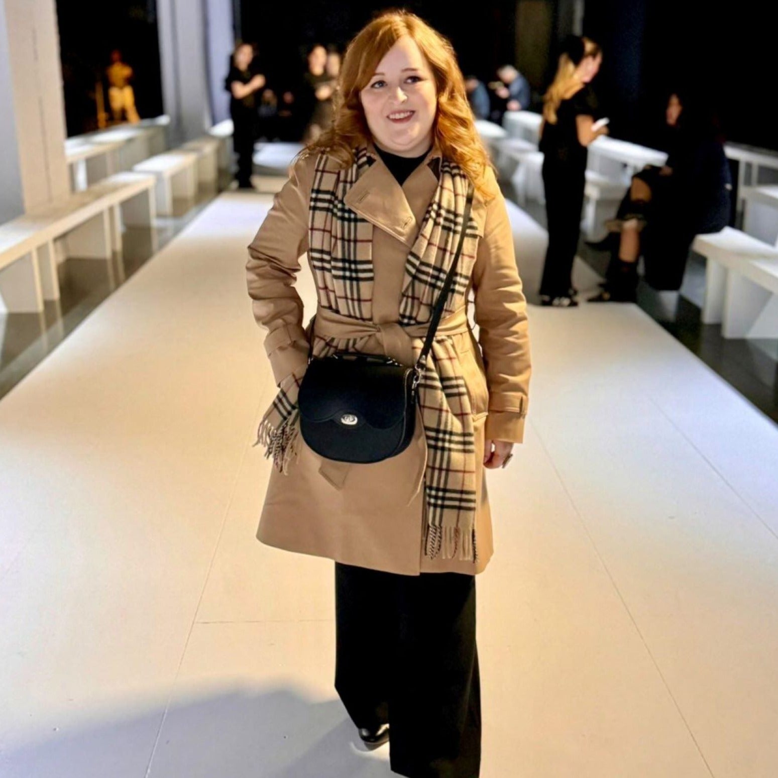 Handmade Leather Twist Lock Saddle Bag - Black